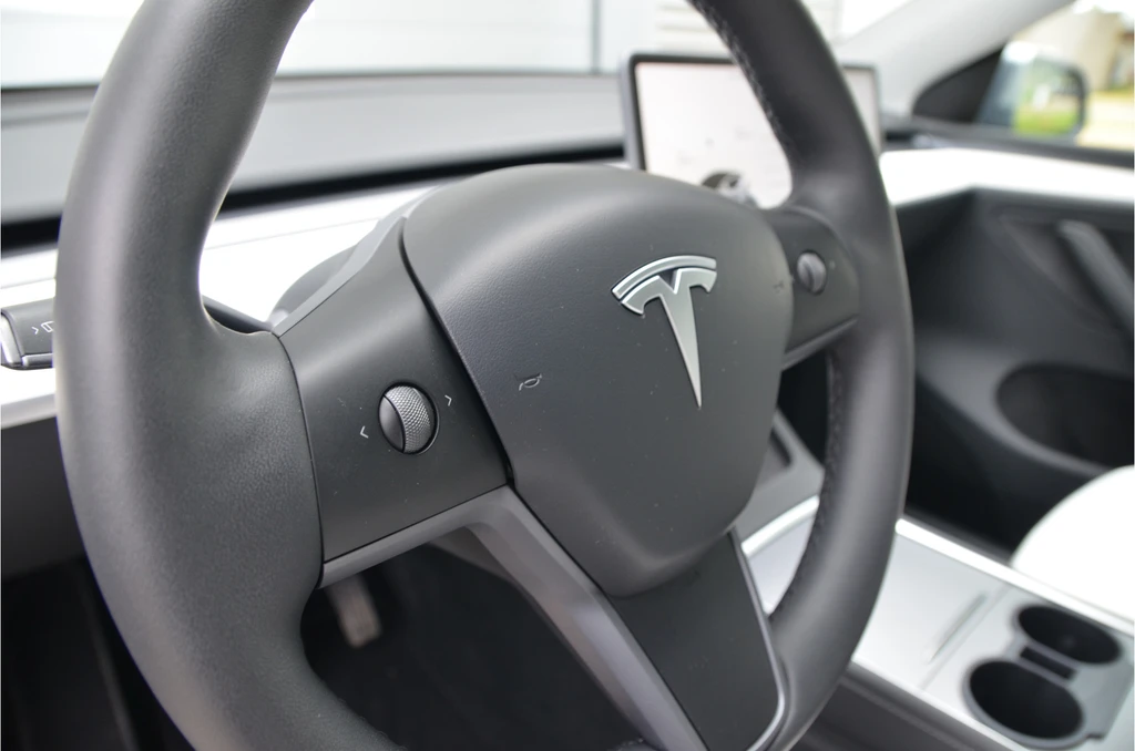 Tesla Model Y – foto 15