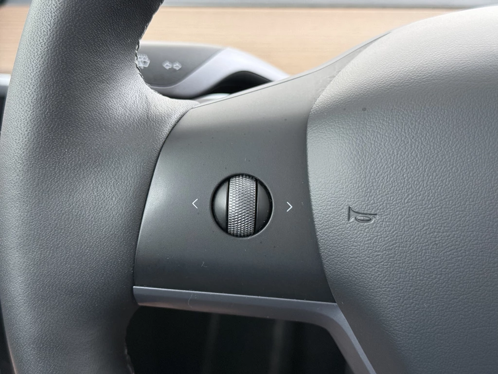 Tesla Model Y – foto 35