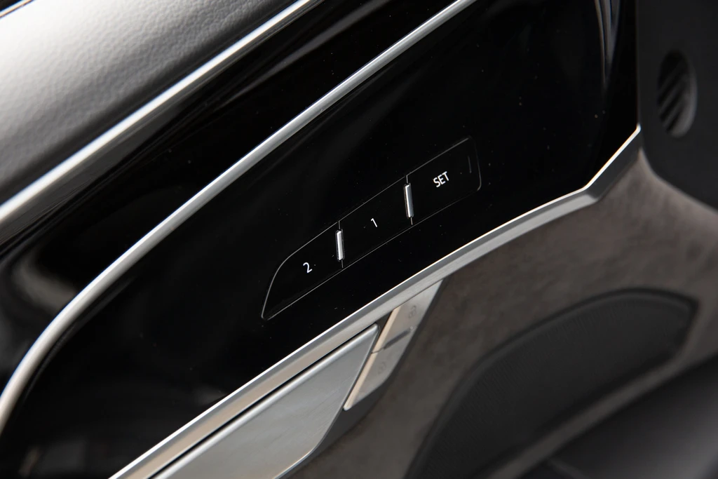 Audi A8 – foto 31
