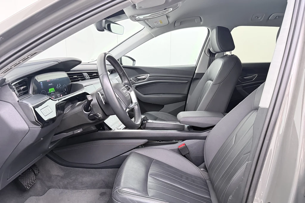 Audi Q8 e-tron – foto 12