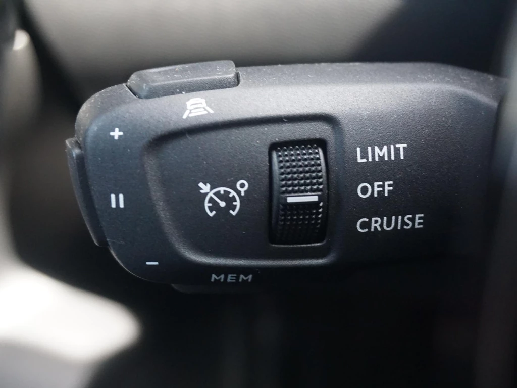 Peugeot e-2008 – foto 18