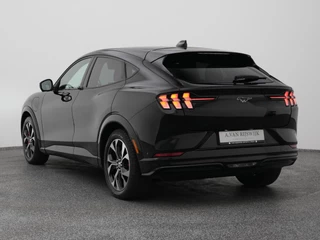 Ford Mustang Mach-E – thumbnail 4