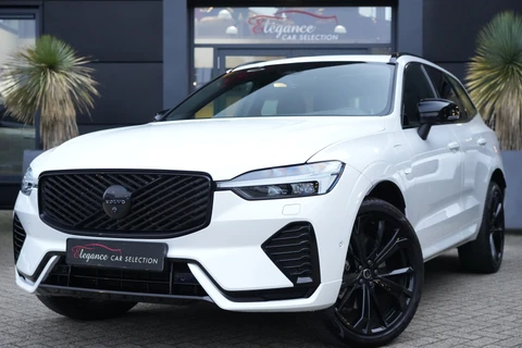 Volvo XC60 2.0 T8 Plug-in hybrid AWD Plus Black Edition | Panoramadak | HUD | 360 Camera | Volvo XC60 2.0 T8 Plug-in Hybrid AWD Black Edition met 2.0 viercilinder plug-in hybride aandrijflijn en 455 PK, voorzien van panoramadak head up display