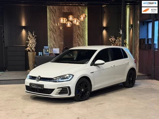 Volkswagen Golf – thumbnail 1
