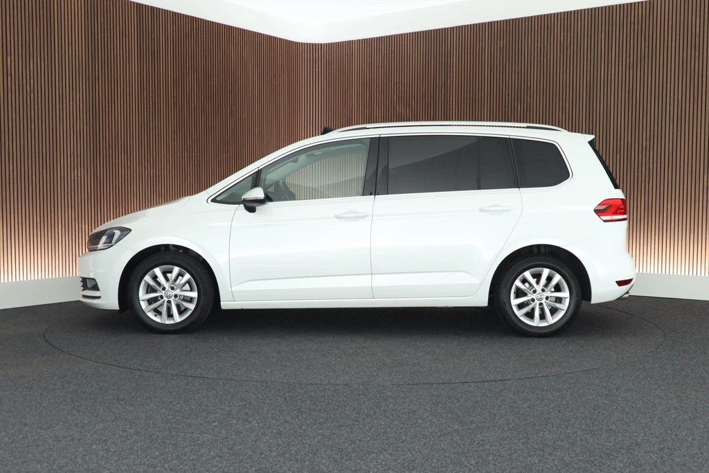 Volkswagen Touran – foto 2