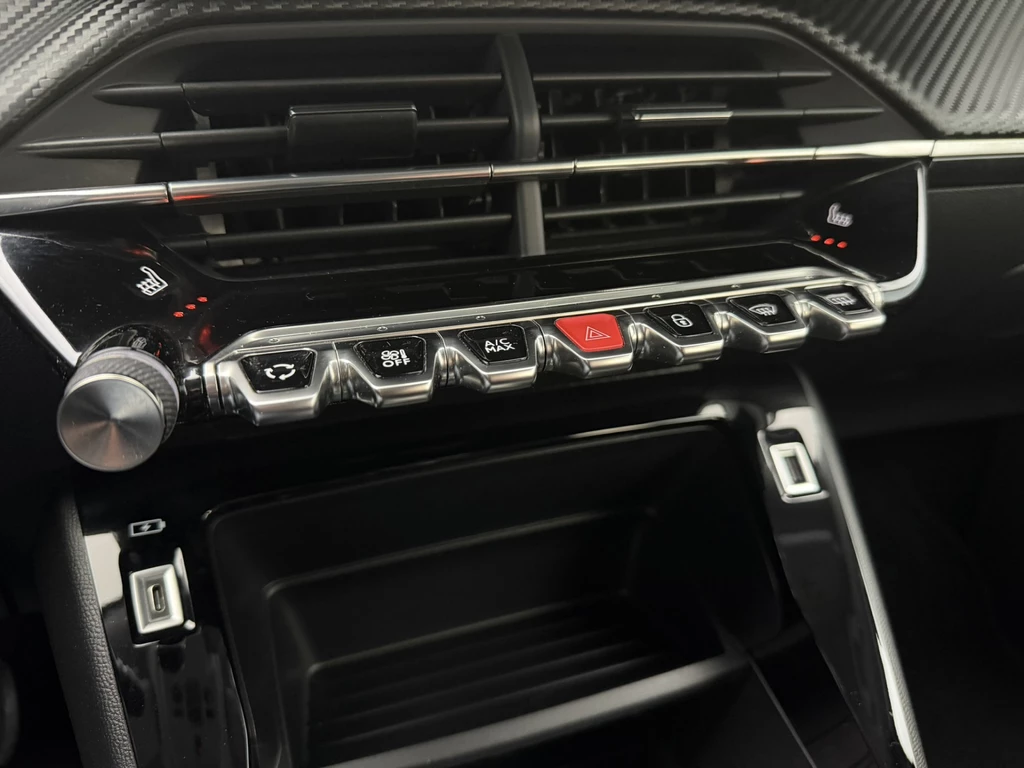 Peugeot e-2008 – foto 18