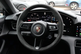 Porsche Taycan – thumbnail 20
