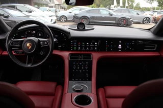 Porsche Taycan – thumbnail 11