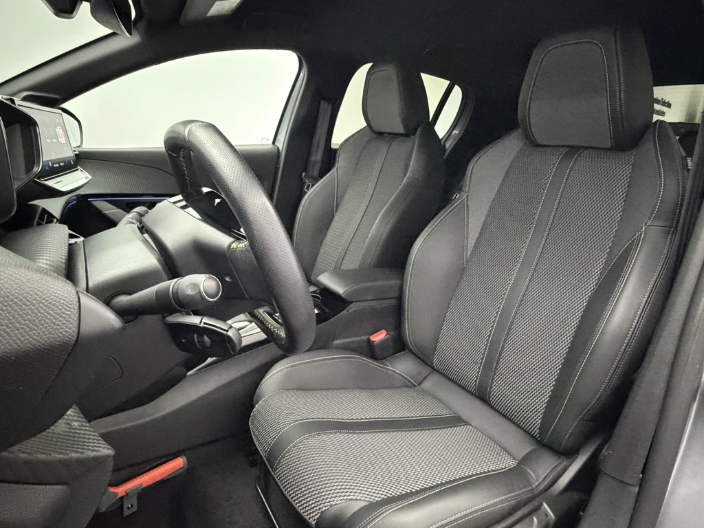 Peugeot e-208 – foto 20