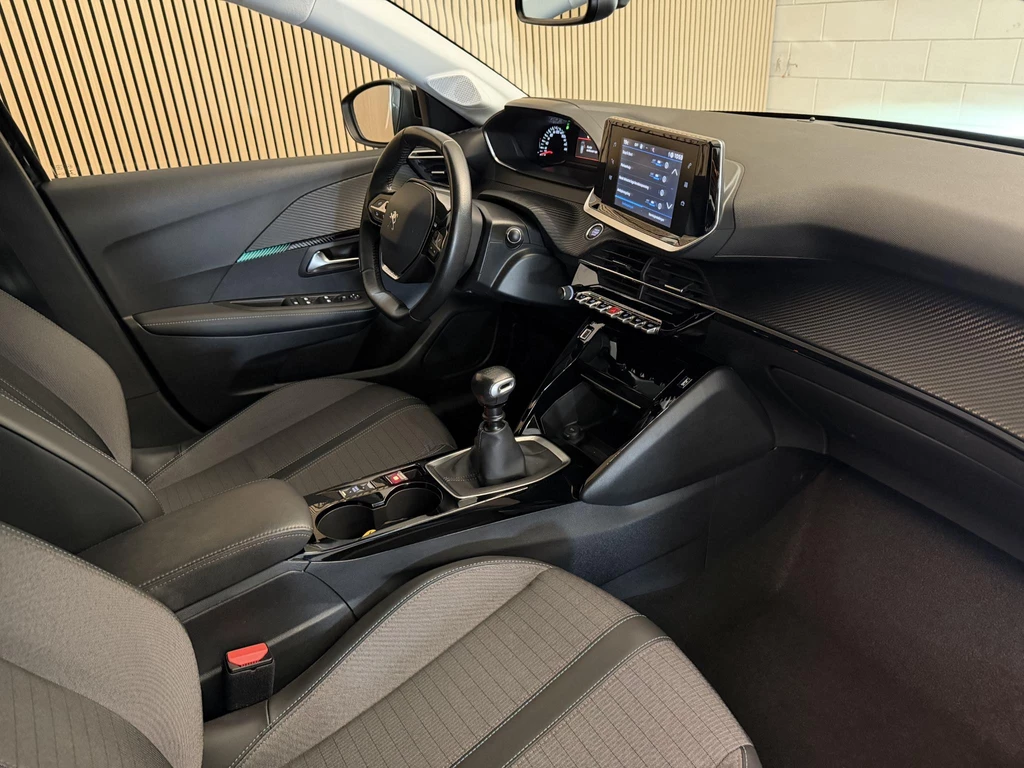 Peugeot 208 – foto 33
