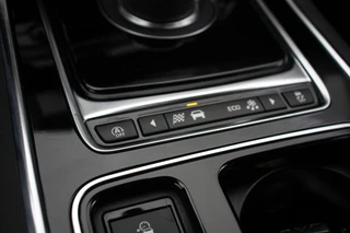 Jaguar XE – thumbnail 28