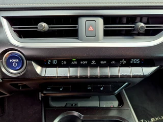Lexus UX – thumbnail 27