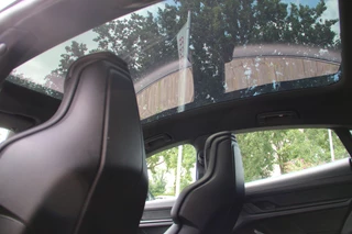 Porsche Taycan – thumbnail 8