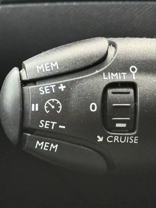 Peugeot 208 – thumbnail 19