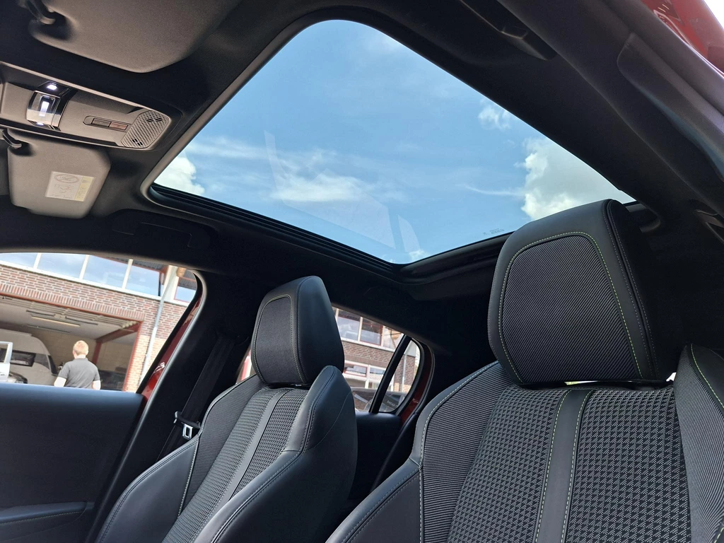 Peugeot 208 – foto 18