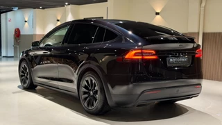 Tesla Model X – thumbnail 3