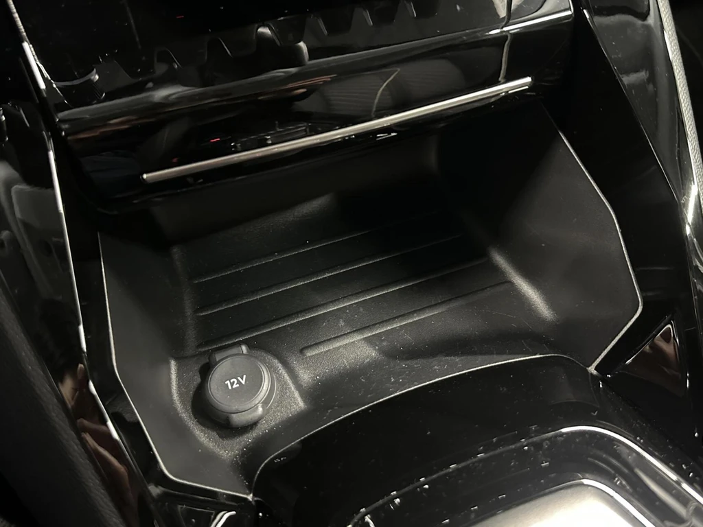Peugeot e-208 – foto 42