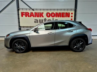 Lexus UX – thumbnail 4