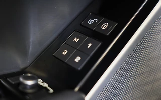 Land Rover Range Rover Velar – thumbnail 28