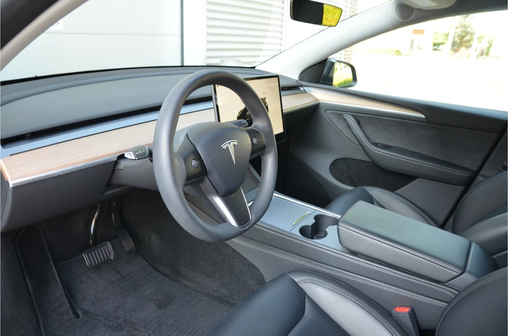 Tesla Model Y – foto 11