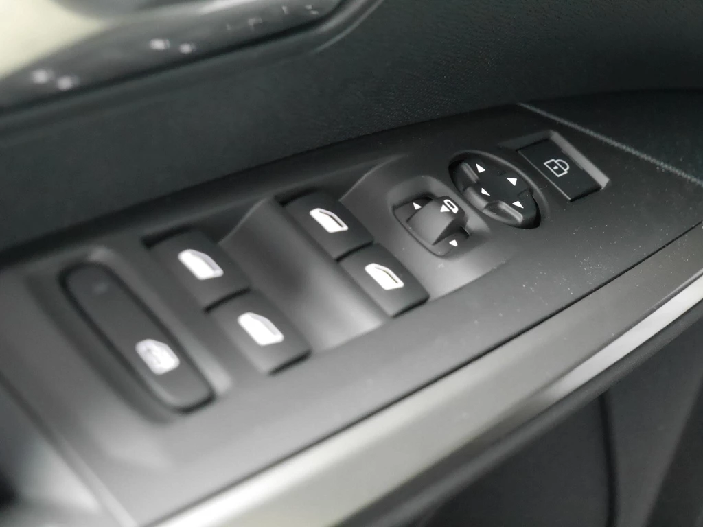 Peugeot e-3008 – foto 14