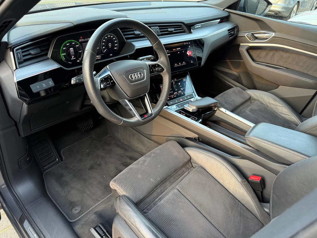Audi e-tron – foto 17