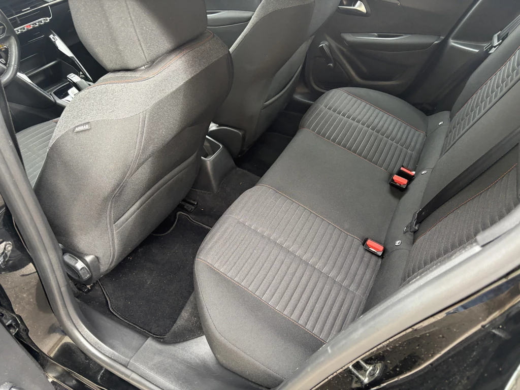 Peugeot 208 – foto 11