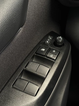 Toyota Yaris – thumbnail 21