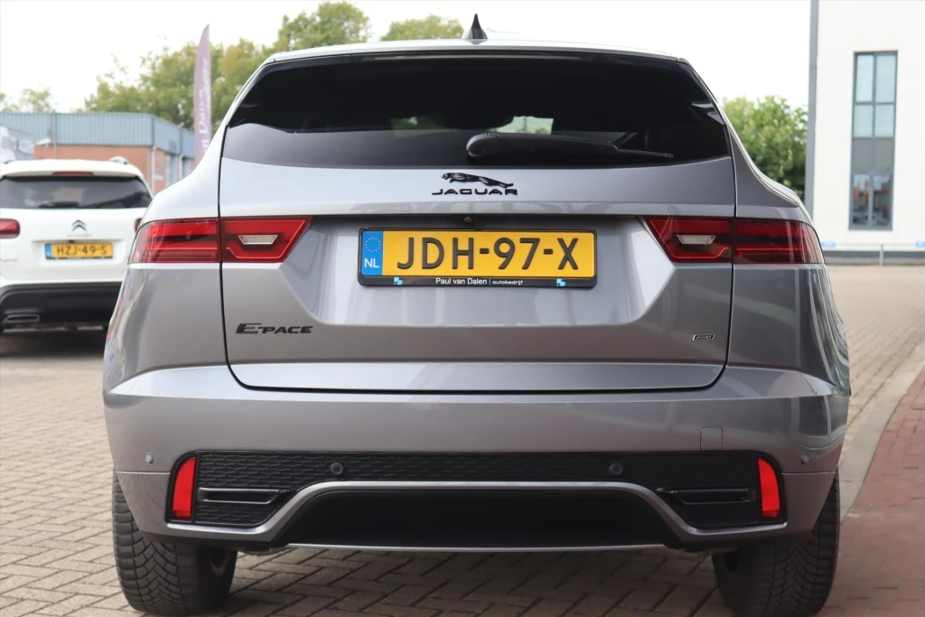 Jaguar E-PACE – foto 9