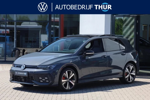 Volkswagen Golf 1.5 eHybrid GTE 272PK / 200kW DSG, 60 maanden / 100.000km garantie, panoramadak, wegklapbare trekhaak, adaptief onderstel (dcc), LED Matrix (IQ.Lights), head-up display, rondomzichtcamera (area view), 18" 'Catania' LMV, parkeerassistent (park assist pro), winterpakket (verwarmbare voorstoelen, verwarmbaar multifunctioneel lederen stuurwiel), keyless go & entry, dodehoekdetectie (side assist), privacy glas, Apple Carplay & Android Auto, adaptieve cruise control (acc) met travel assist, navigatie, alarm klasse III, DAB+, elektrisch verstel-, verwarm- en inklapbare buitenspiegels etc.