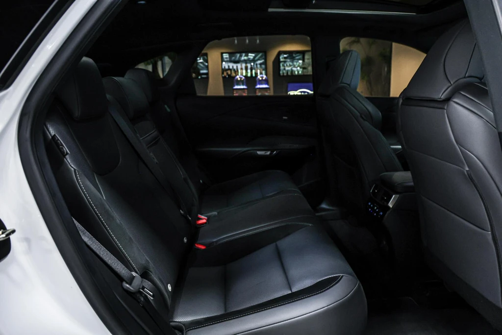 Lexus RX – foto 26