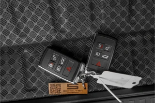 Land Rover Defender – thumbnail 16