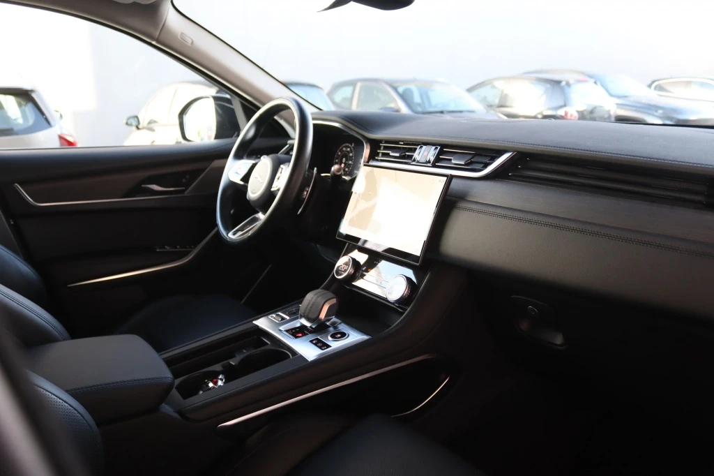 Jaguar F-PACE – foto 14