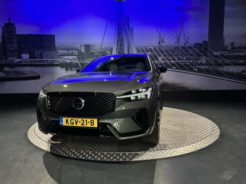 Volvo XC60 2.0 T8 Plug-in hybrid AWD Plus Black Edition *Nieuw Model*