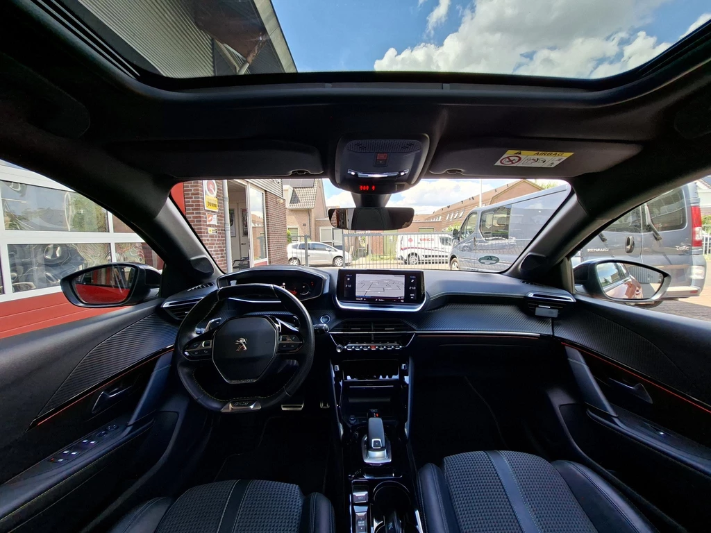 Peugeot 208 – foto 10