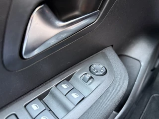 Peugeot 208 – thumbnail 33