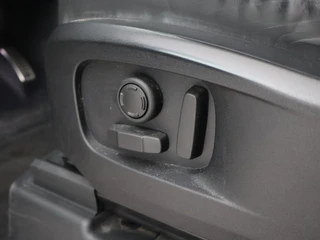 Land Rover Defender – thumbnail 35