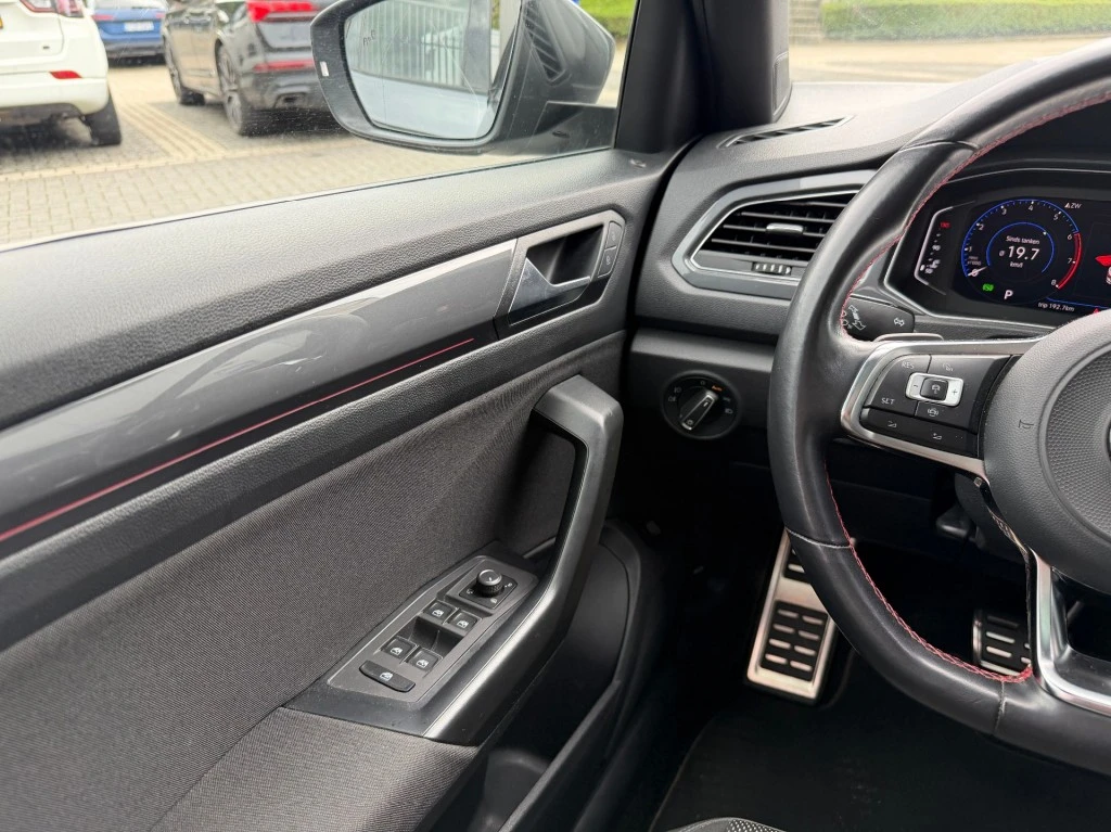 Volkswagen T-Roc – foto 9