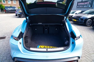 Porsche Taycan – thumbnail 40