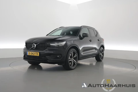 Volvo XC40 1.5 T4 Recharge R-Design Expression | Rijklaar! | Trekhaak | H&K Audio | Leder | Camera | Cruise | Stoel- Stuurverw. | Keyless | 19''