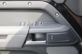 Land Rover Defender – thumbnail 34