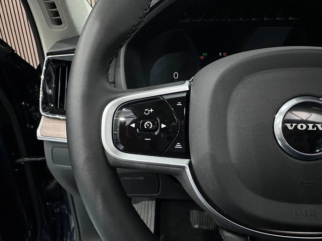 Volvo XC90 – foto 30