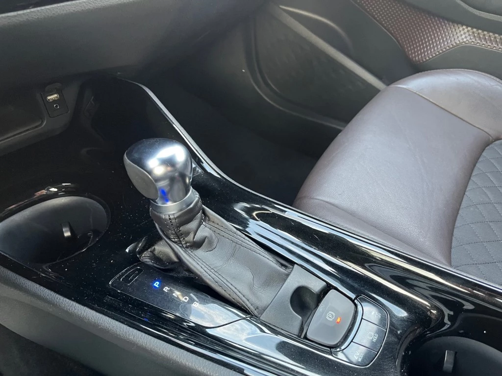 Toyota C-HR – foto 12