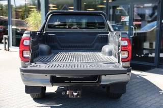 Toyota Hilux – thumbnail 6