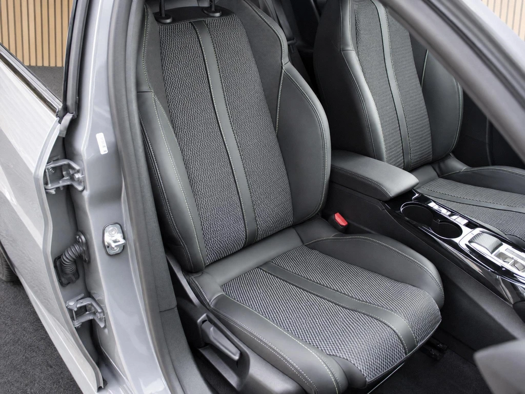 Peugeot 208 – foto 12