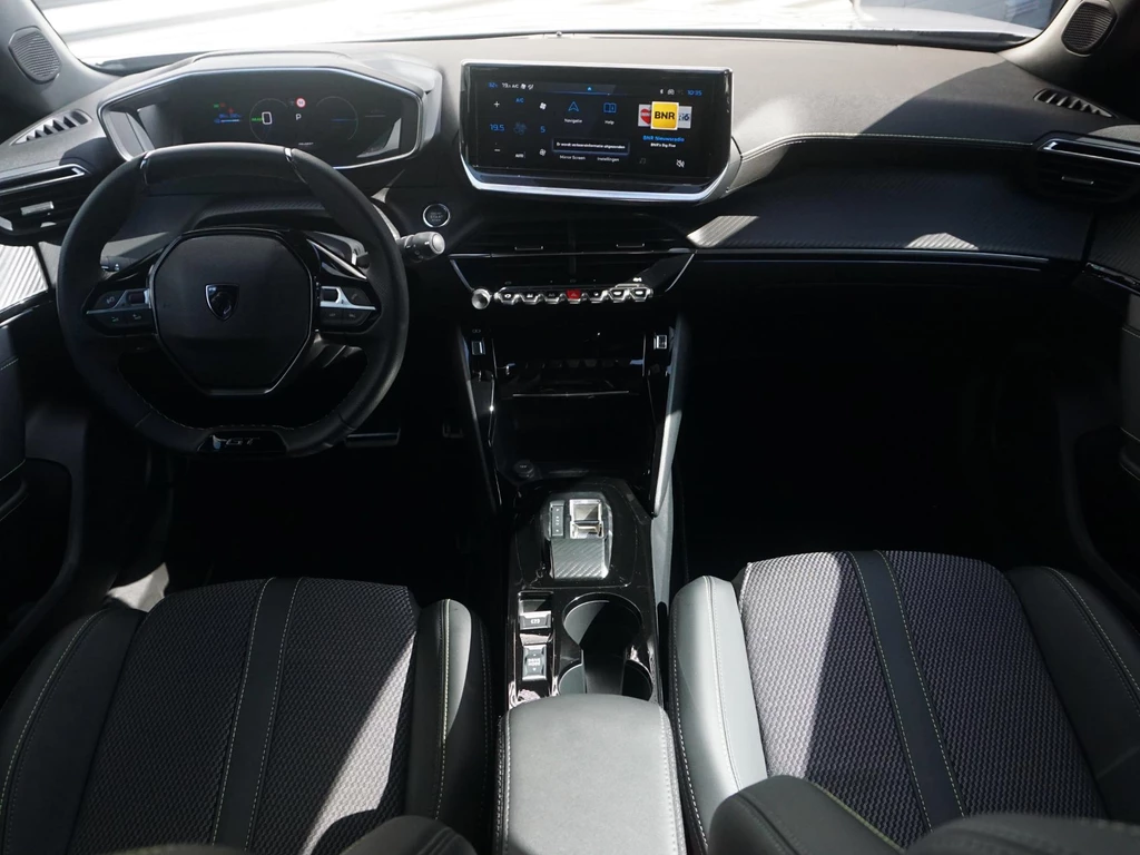 Peugeot e-2008 – foto 11