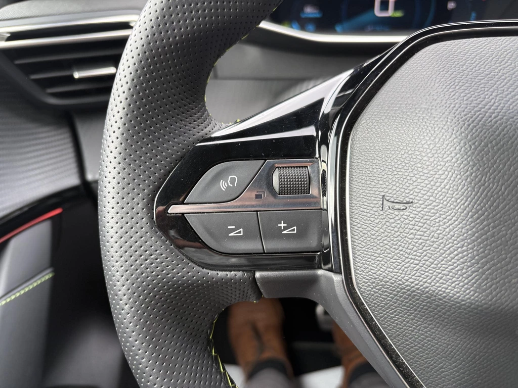 Peugeot e-208 – foto 25