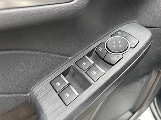Ford Kuga – thumbnail 23
