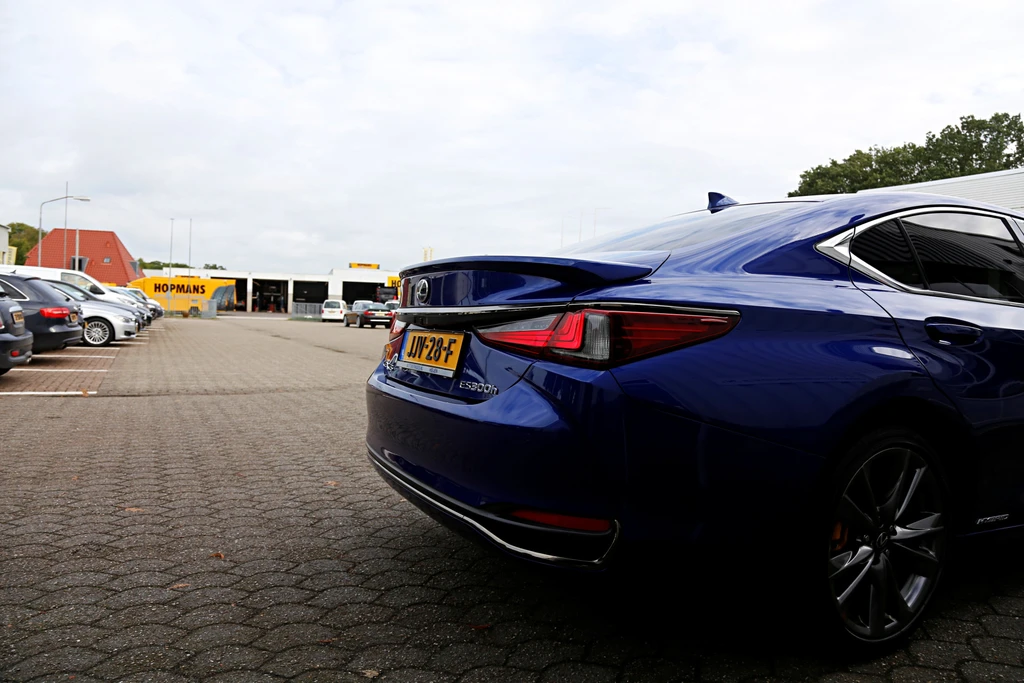 Lexus ES – foto 14