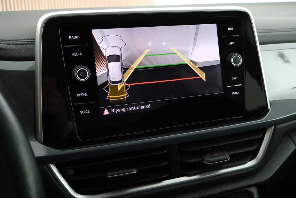 Volkswagen T-Roc – foto 10
